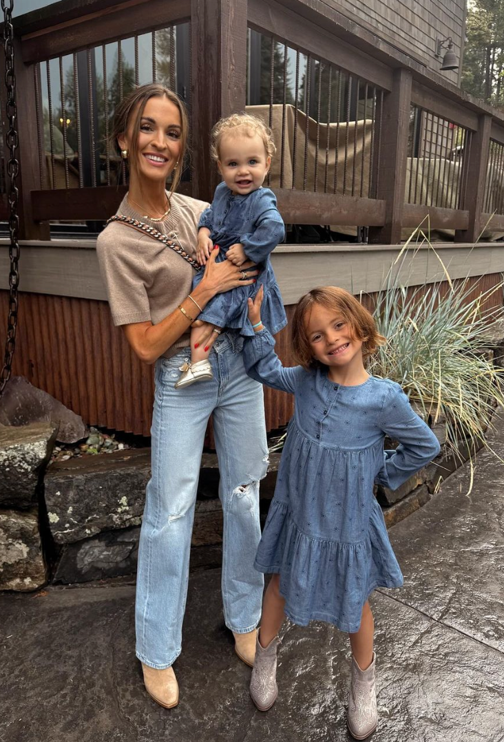 Lauren Sims and two daughters